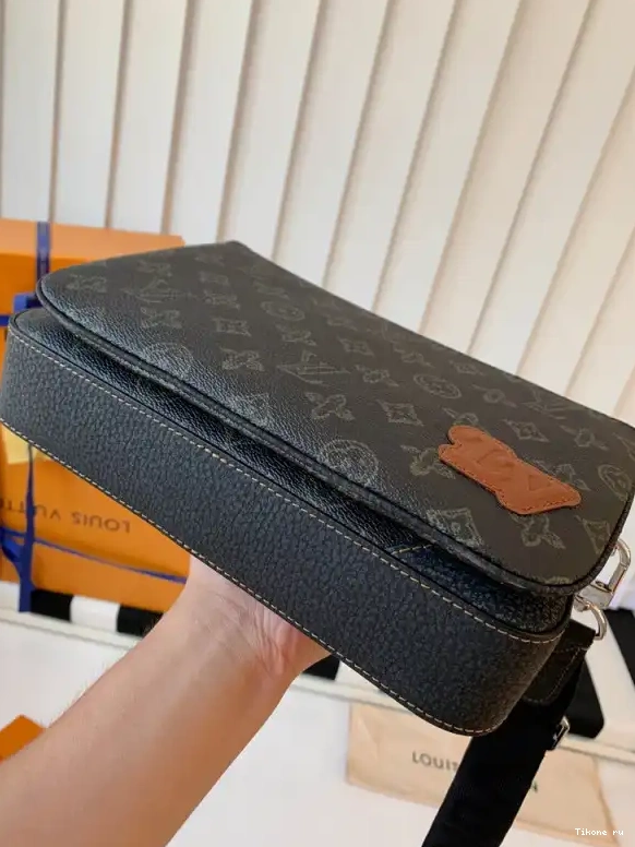 Cheap MESSENGER TRIO LOUIS VUITTON 0629